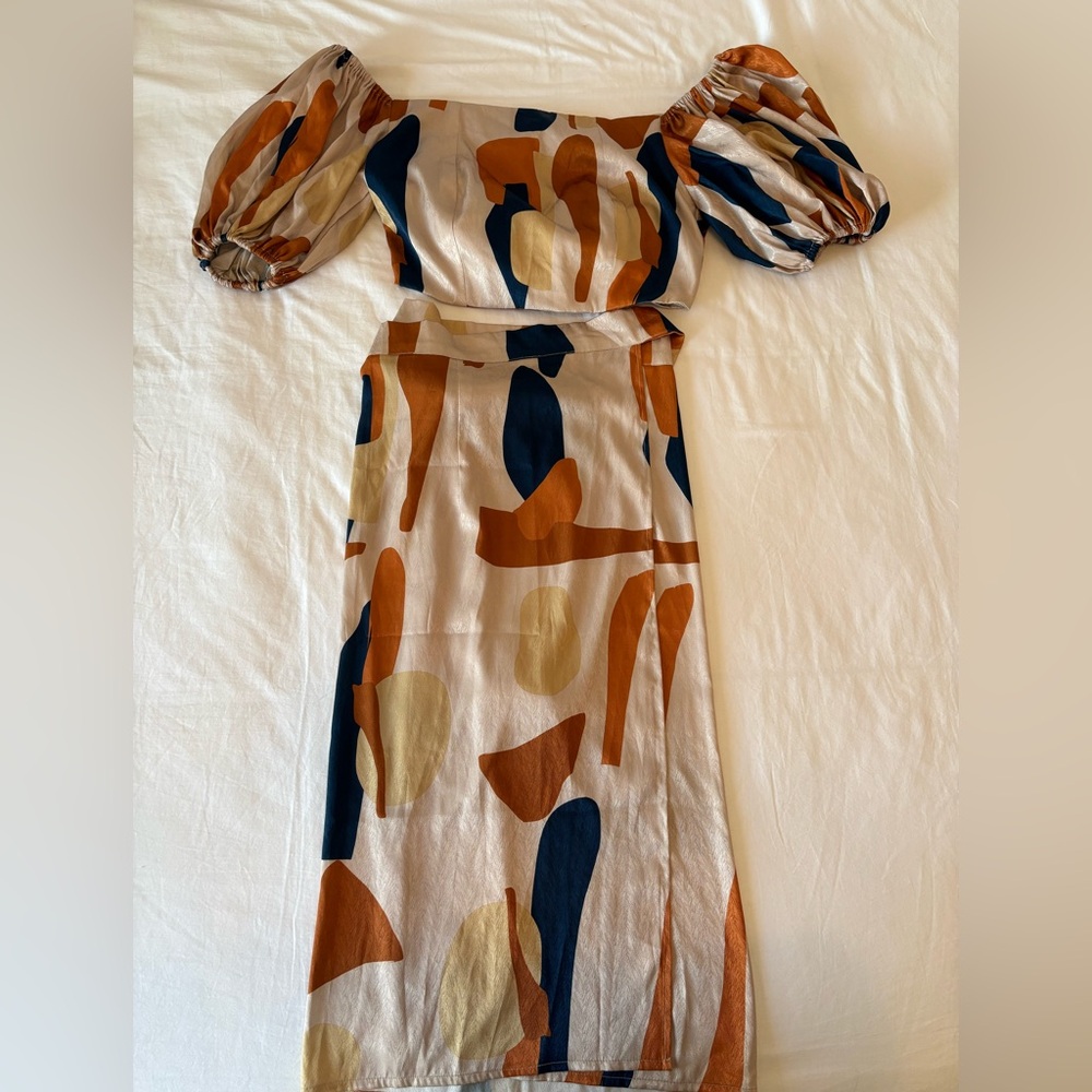 Diarrablu Abstract Print Puff Sleeve Crop Top in Navy, Rust & Cream